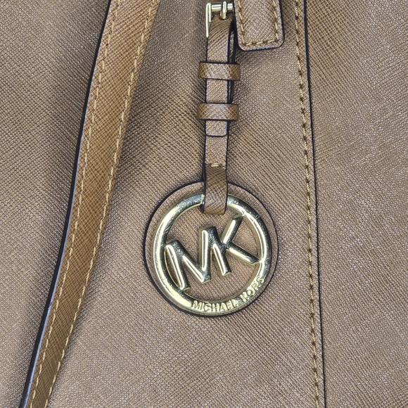 Michael Kors Jet Set  Saffiano Leather Tote - Picture 3 of 11